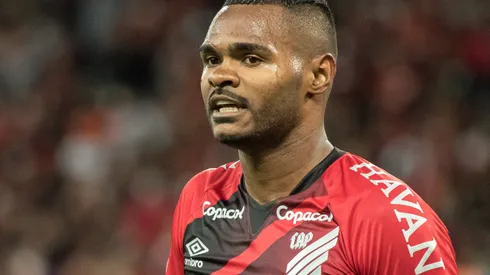 Foto: Robson Mafra/AGIF – Nikão é ídolo do Athletico-PR