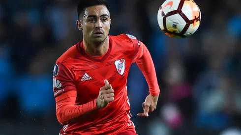 BUENOS AIRES, ARGENTINA – AUGUST 09: Gonzalo Martinez of River Plate looks at the ball during a round of sixteen first leg match between River Plate and Racing Club as part of Copa CONMEBOL Libertadores at Juan Domingo Peron Stadium on August 9, 2018 in Buenos Aires, Argentina. (Photo by Marcelo Endelli/Getty Images)