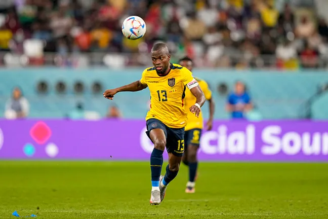 (Photo by Ulrik Pedersen/DeFodi Images via Getty Images) – Enner Valencia atuando na Copa do Mundo de 2022 pelo Equador