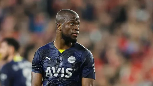 Jornalista 'detona' Enner Valencia ao compará-lo com atacante de rival do Internacional