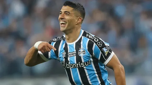 RS – PORTO ALEGRE – 21/05/2023 – BRASILEIRO A 2023, GREMIO X INTERNACIONAL – Luis Suarez jogador do Gremio comemora seu gol durante partida contra o Internacional no estadio Arena do Gremio pelo campeonato BRASILEIRO A 2023. Foto: Pedro H. Tesch/AGIF