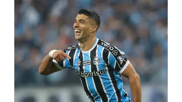RS - PORTO ALEGRE - 21/05/2023 - BRASILEIRO A 2023, GREMIO X INTERNACIONAL - Luis Suarez jogador do Gremio comemora seu gol durante partida contra o Internacional no estadio Arena do Gremio pelo campeonato BRASILEIRO A 2023. Foto: Pedro H. Tesch/AGIF