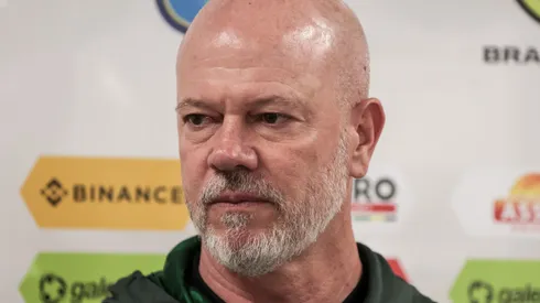 Foto: Robson Mafra/AGIF – Zago tenta tirar Coritiba de marca histórica.