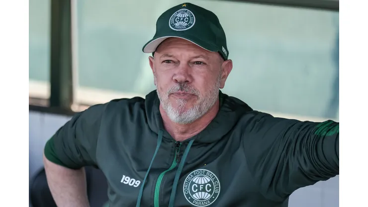 Foto: Robson Mafra/AGIF - Zago responde convite do The Strongest para deixar o Coritiba