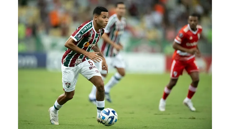 Foto: Jorge Rodrigues/AGIF - Alexsander tem situação detalhada.