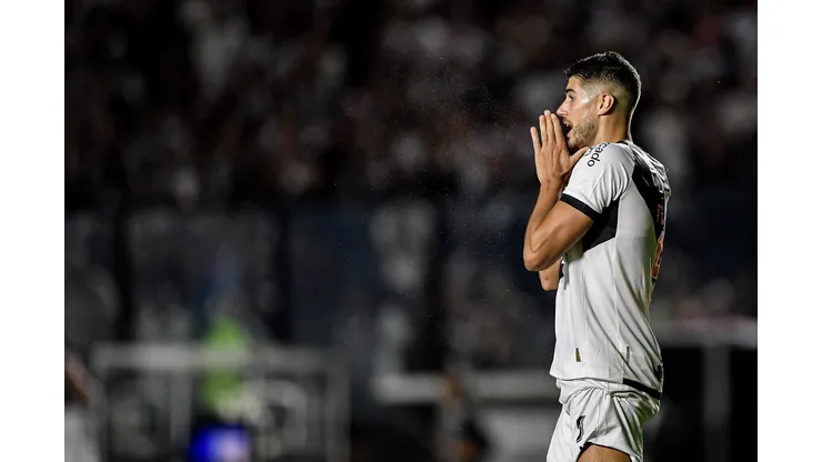 Thiago Ribeiro/AGIF- Pedro Raul, atacante do Vasco