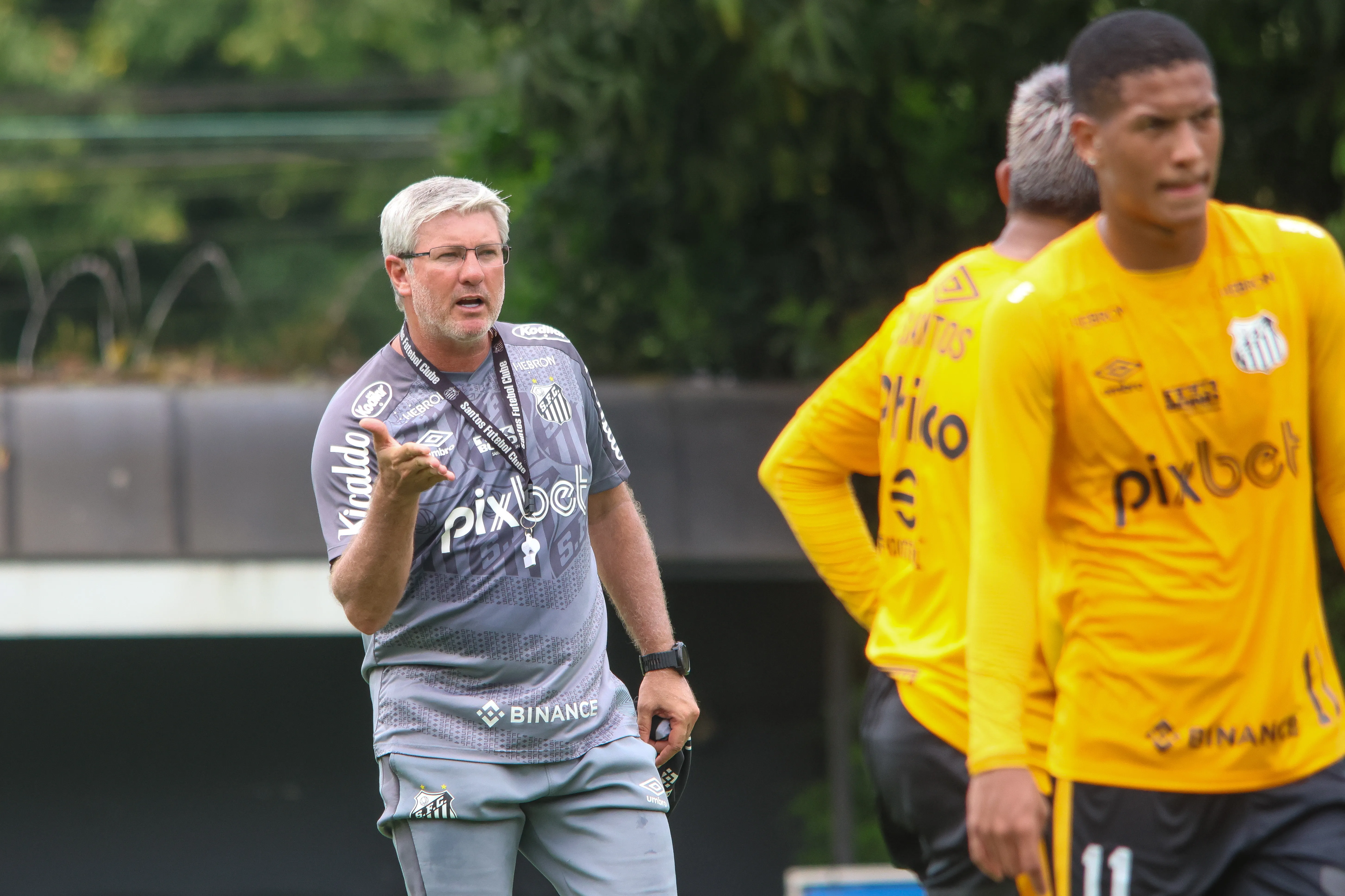 Odair Hellmann técnico do Santos durante treino no CT Rei Pele. Foto: Fernanda Luz/AGIF