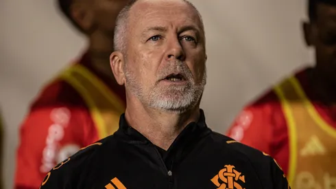 SP – SANTOS – 03/06/2023 – BRASILEIRO A 2023, SANTOS X INTERNACIONAL – Mano Menezes tecnico do Internacional durante partida contra o Santos no estadio Vila Belmiro pelo campeonato BRASILEIRO A 2023. Foto: Abner Dourado/AGIF
