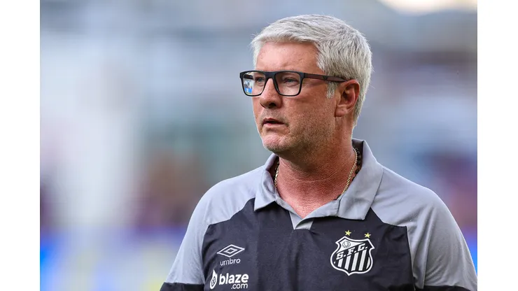 Foto: Gilson Junio/AGIF - Possível demissão de Odair pode gerar 'consequências' ao Santos