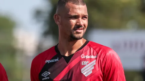 Foto: Robson Mafra/AGIF – Futuro de Zé Ivaldo no Athletico-PR vira assunto