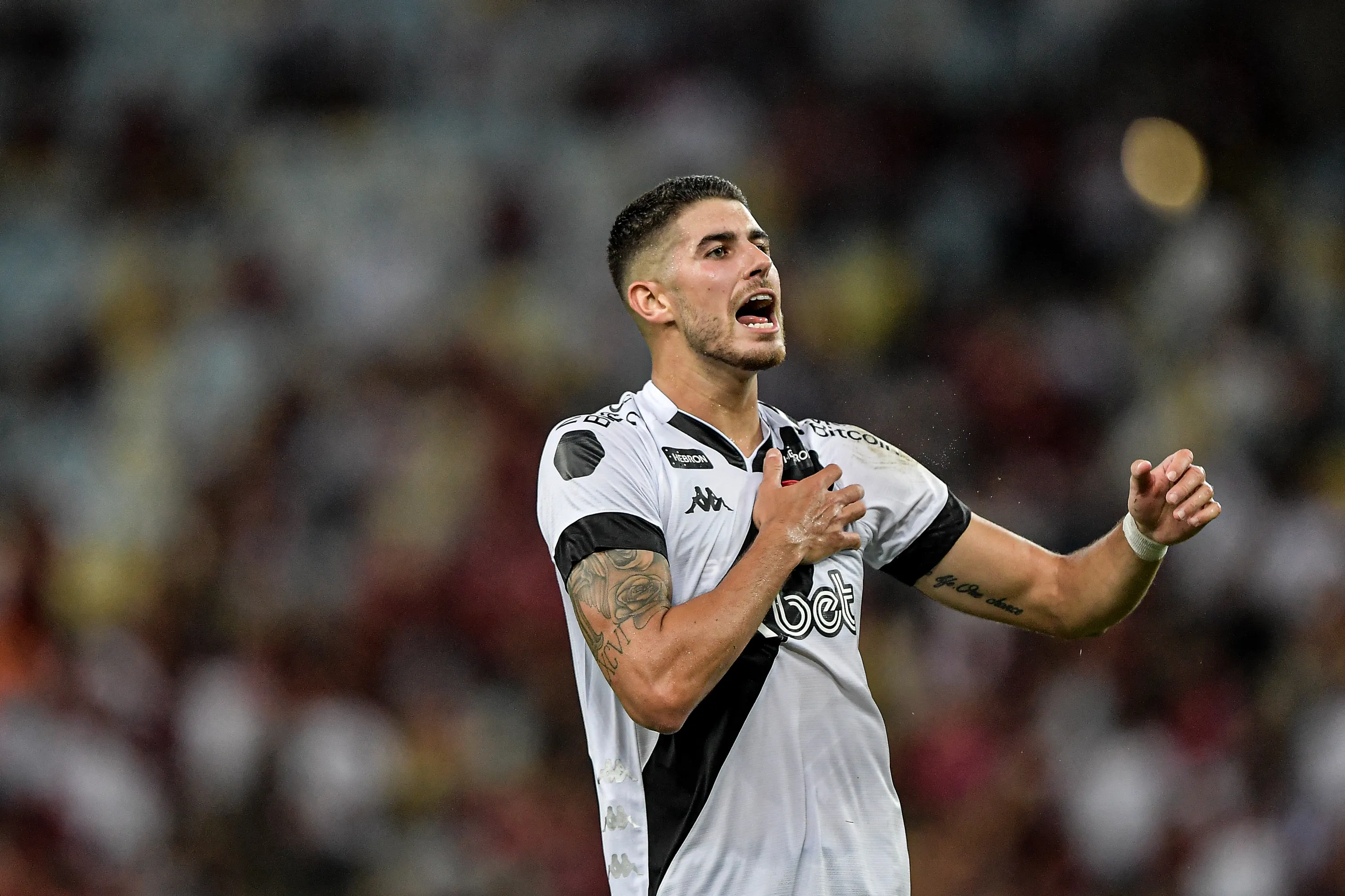 Foto: Thiago Ribeiro/AGIF – Pedro Raul retorna após cumprir suspensão