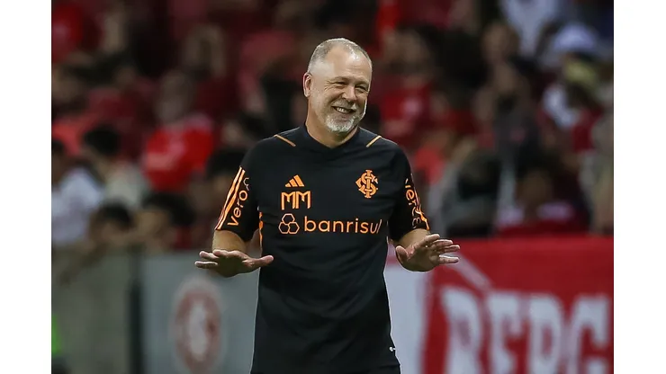 Foto: Pedro H. Tesch/AGIF - Mano Menezes deve ter novidade importante contra o Santos