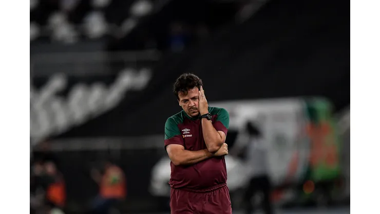 RJ - RIO DE JANEIRO - 20/05/2023 - BRASILEIRO A 2023, BOTAFOGO X FLUMINENSE - Fernando Diniz tecnico do Fluminense durante partida contra o Botafogo no estadio Engenhao pelo campeonato BRASILEIRO A 2023. Foto: Thiago Ribeiro/AGIF