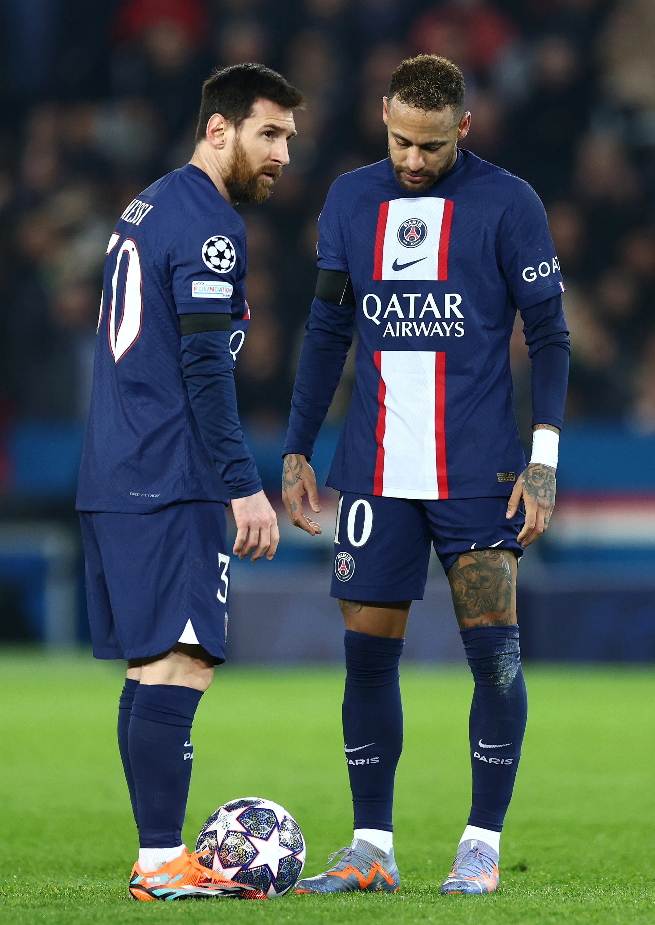 (Photo by Clive Rose/Getty Images) – Lionel Messi e Neymar