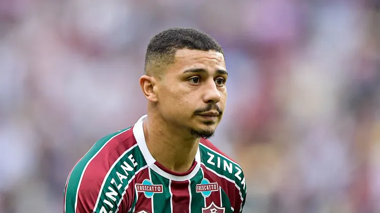 Jornal europeu dá notícia sobre André que preocupa torcida do Fluminense