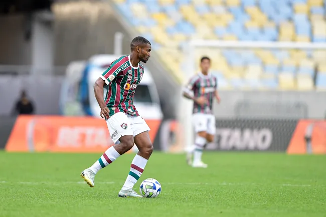 Foto: Thiago Ribeiro/AGIF – Marlon em sua reestreia no Fluminense