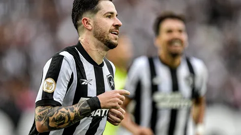 RJ – RIO DE JANEIRO – 30/07/2023 – BRASILEIRO A 2023, BOTAFOGO X CORITIBA -Gustavo Sauer jogador do Botafogo comemora seu gol durante partida contra o Coritiba no estadio Engenhao pelo campeonato Brasileiro A 2023. Foto: Thiago Ribeiro/AGIF