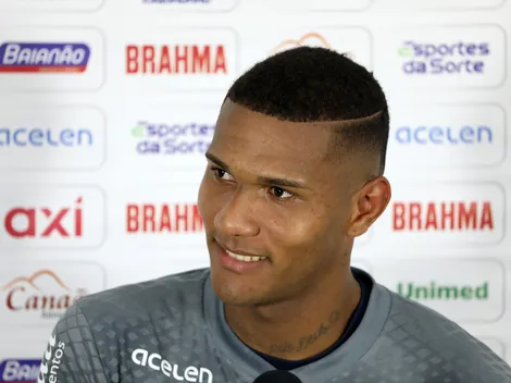 Adriel fala sobre polêmicas no Grêmio e revela foco no Bahia