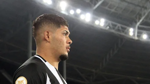 Foto: Vitor Silva/Botafogo - Botafogo toma decisão sobre Erison.
