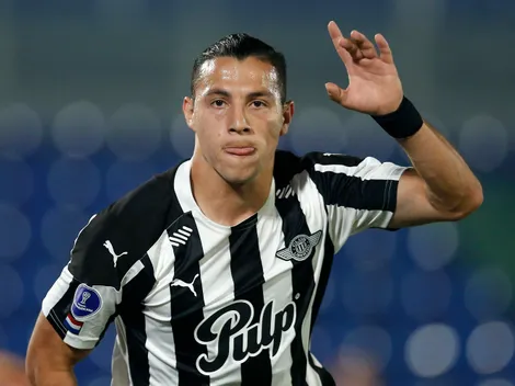 Sebastián Ferreira chega ao Rio e fala suas primeiras palavras como jogador do Vasco