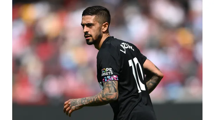 BRENTFORD, ENGLAND - MAY 14: Manuel Lanzini of West Ham United during the Premier League match between Brentford FC and West Ham United at Gtech Community Stadium on May 14, 2023 in Brentford, England. (Photo by Alex Davidson/Getty Images)
