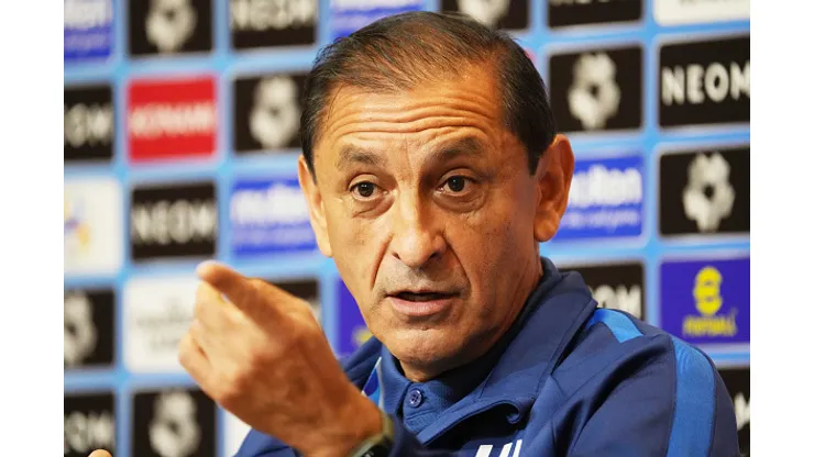 SAITAMA, JAPAN - MAY 05: Al-Hilal head coach Ramon Diaz speaks ahead of the AFC Champions League final second leg between Urawa Red Diamonds and Al-Hilal at Saitama Stadium on May 05, 2023 in Saitama, Japan. (Photo by Etsuo Hara/Getty Images)