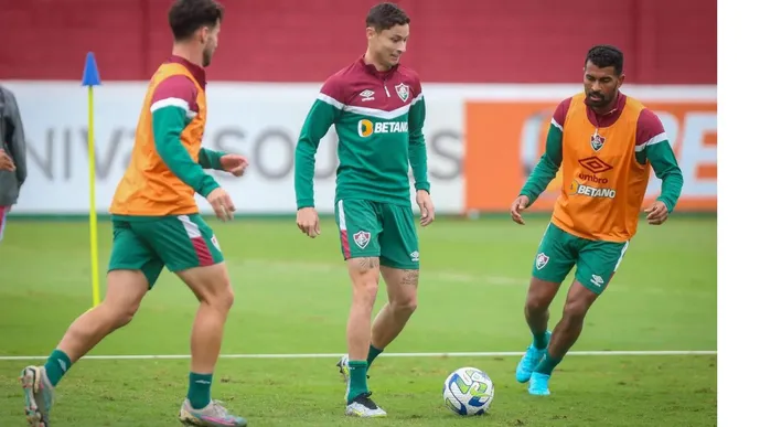 Foto: Reprodução/Fluminense – Diogo Barbosa de volta aos treinamentos