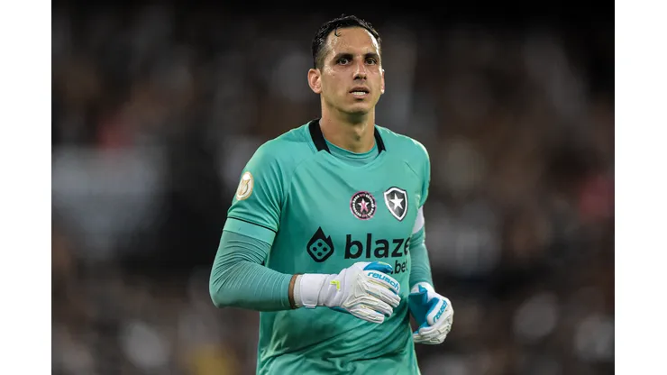 RJ - Rio de Janeiro - 26/10/2022 - BRASILEIRO B 2021, BOTAFOGO X RED BULL BRAGANTINO - Gatito Fernandez goleiro do Botafogo durante partida contra o Bragantino no estadio Engenhao pelo campeonato Brasileiro A 2022. Foto: Thiago Ribeiro/AGIF