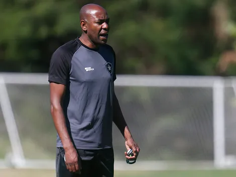 Caçapa se despede do Botafogo e divide méritos com auxiliar 