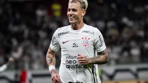 Foto: Fernando Moreno/AGIF – Roger Guedes fala sobre nova contratação do Corinthians.