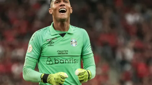 Foto: Robson Mafra/AGIF - Adriel está de saída do Grêmio