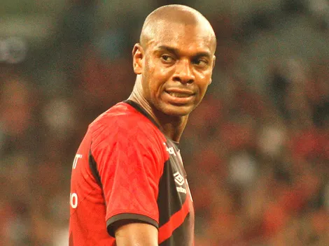 Fernandinho solta o verbo sobre a arbitragem em eliminação do Athletico