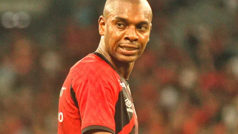 Foto: Gabriel Machado/AGIF – Fernandinho fala em eliminação do Athletico.