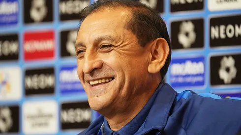 SAITAMA, JAPAN - MAY 05: Al-Hilal head coach Ramon Diaz smiles ahead of the AFC Champions League final second leg between Urawa Red Diamonds and Al-Hilal at Saitama Stadium on May 05, 2023 in Saitama, Japan. (Photo by Etsuo Hara/Getty Images)