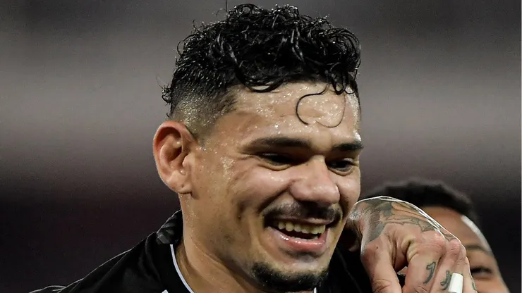 Jogador da Seleção Brasileira se derrete por Tiquinho Soares e agita torcida do Botafogo