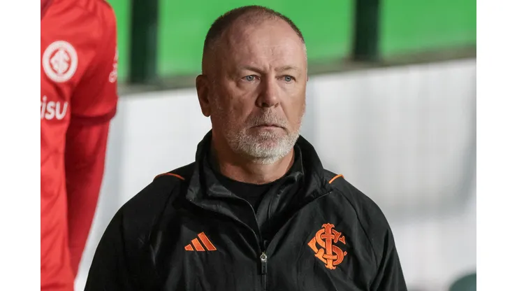 Foto: Robson Mafra/AGIF - Santos quer meio-campista que interessa ao Inter