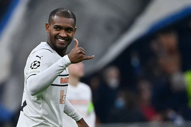 (Photo by Stefano Guidi/Getty Images) – Marlon atuando pelo Shakhtar Donetsk-UCR na Champions League