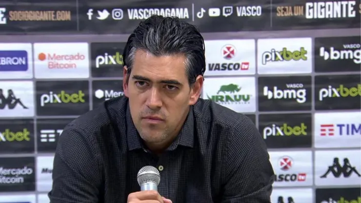 Paulo Bracks pede desculpas para torcida do Vasco e crava chegada de técnico