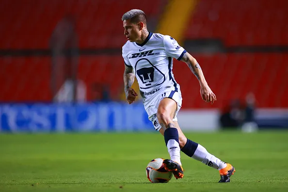 (Photo by Hector Vivas/Getty Images) – Iturbe atuando pelo Pumas-MEX