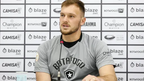 Foto: Vítor Silva/Botafogo - Lucas Perri comenta sobre futuro treinador do clube.