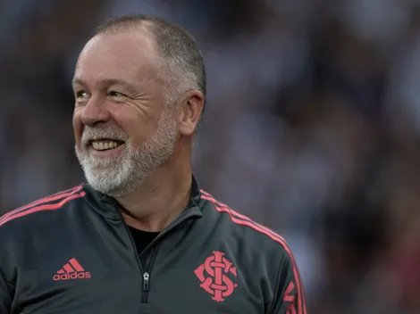 Para surpresa de Mano Menezes jogador renova com o Internacional até final de 2024