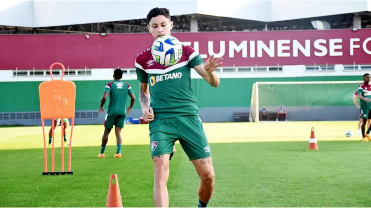 Mailson Santana/Fluminense- Diogo Barbosa, lateral-esquerdo do Fluminense