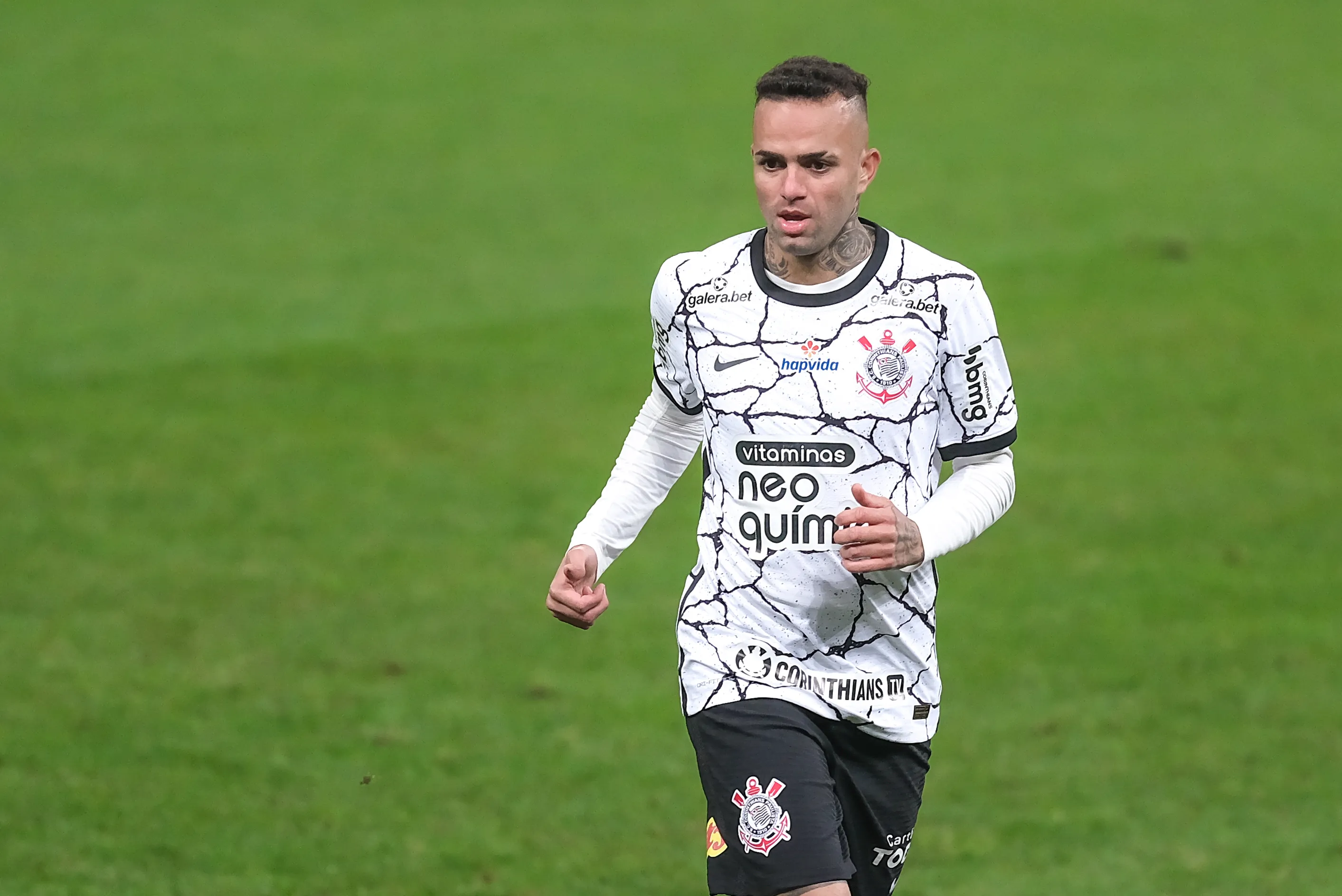 Foto: Marcello Zambrana/AGIF – Luan atuando em 2021 pelo Corinthians