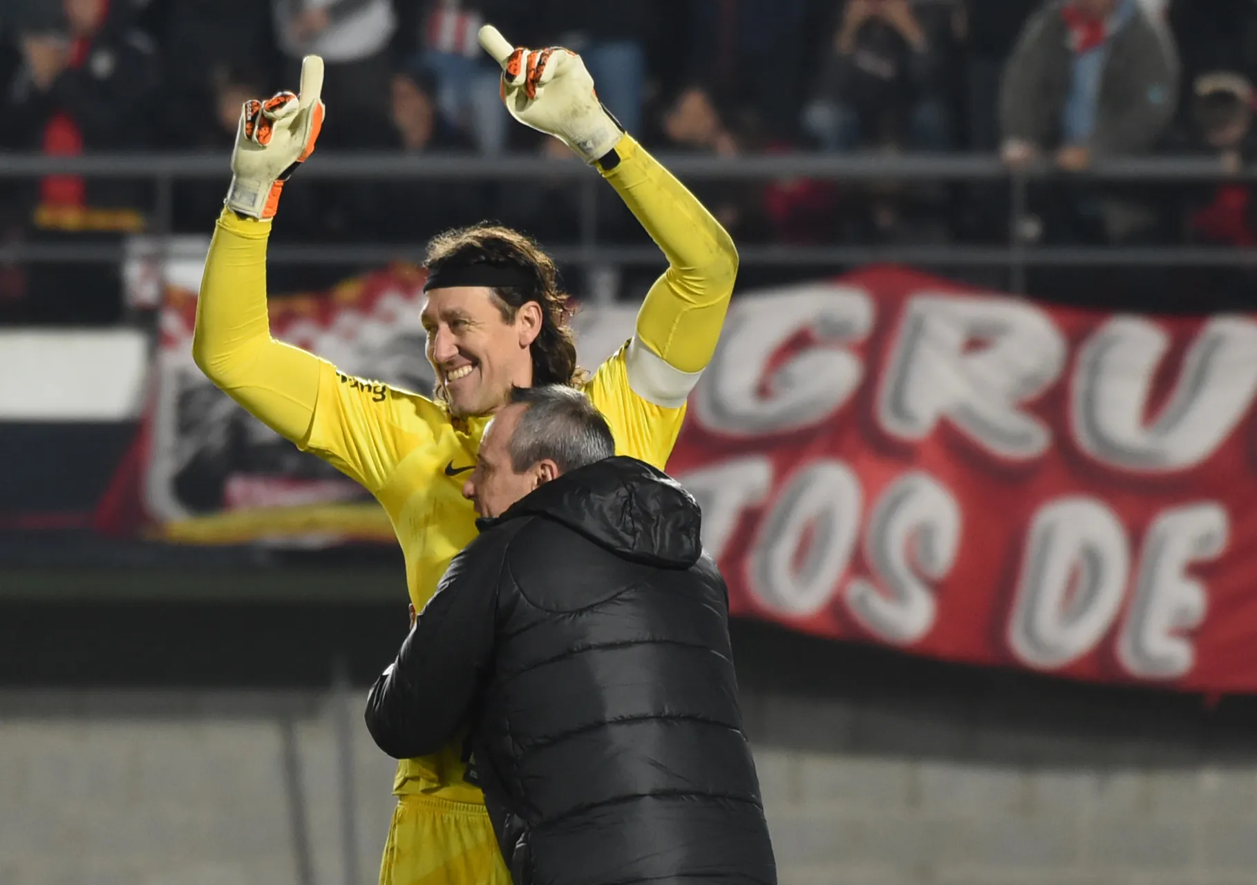 . Foto: Fotobairesarg/AGIF – Cássio celebrando classificação
