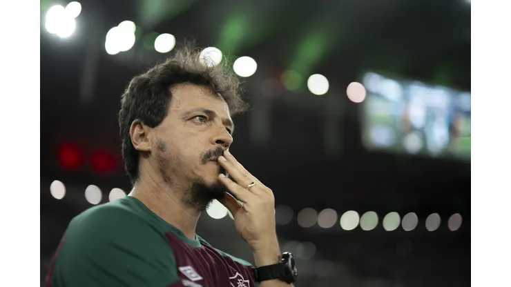 RJ - RIO DE JANEIRO - 24/08/2023 - LIBERTADORES 2023, FLUMINENSE X OLIMPIA - Fernando Diniz tecnico do Fluminense durante partida contra o Olimpia no estadio Maracana pelo campeonato Libertadores 2023. Foto: Jorge Rodrigues/AGIF