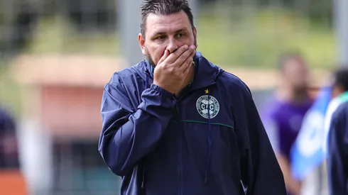 Foto: Gilson Lobo/AGIF – Coxa fecha com reforço de peso.