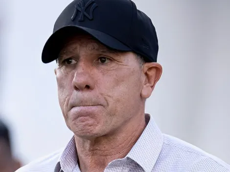 FERVENDO! Torcida do Grêmio 'desce a mão' em postura de Renato 