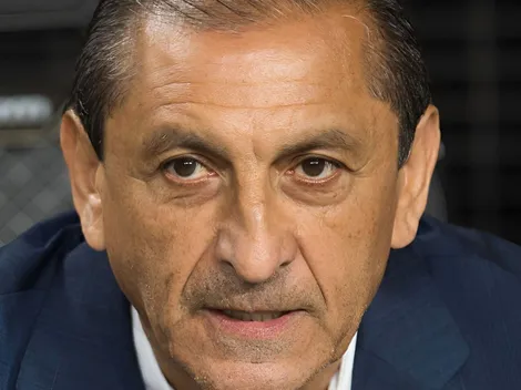 RASGOU! Torcida do Vasco 'dá no meio' de renegado por Ramón