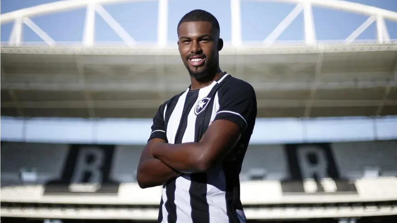 Wallison, lateral-direito do Botafogo — Foto: Vitor Silva/Botafogo