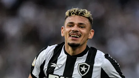 ANIMOU! Situação de lesão de Tiquinho Soares é atualizada no Botafogo